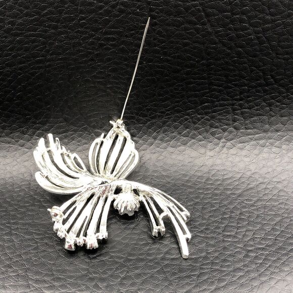 Vintage Emmons Brooch MAGNIFIQUE Abstract Leaf Blue Rhinestone Silver Tone 1960s - Picture 4 of 8